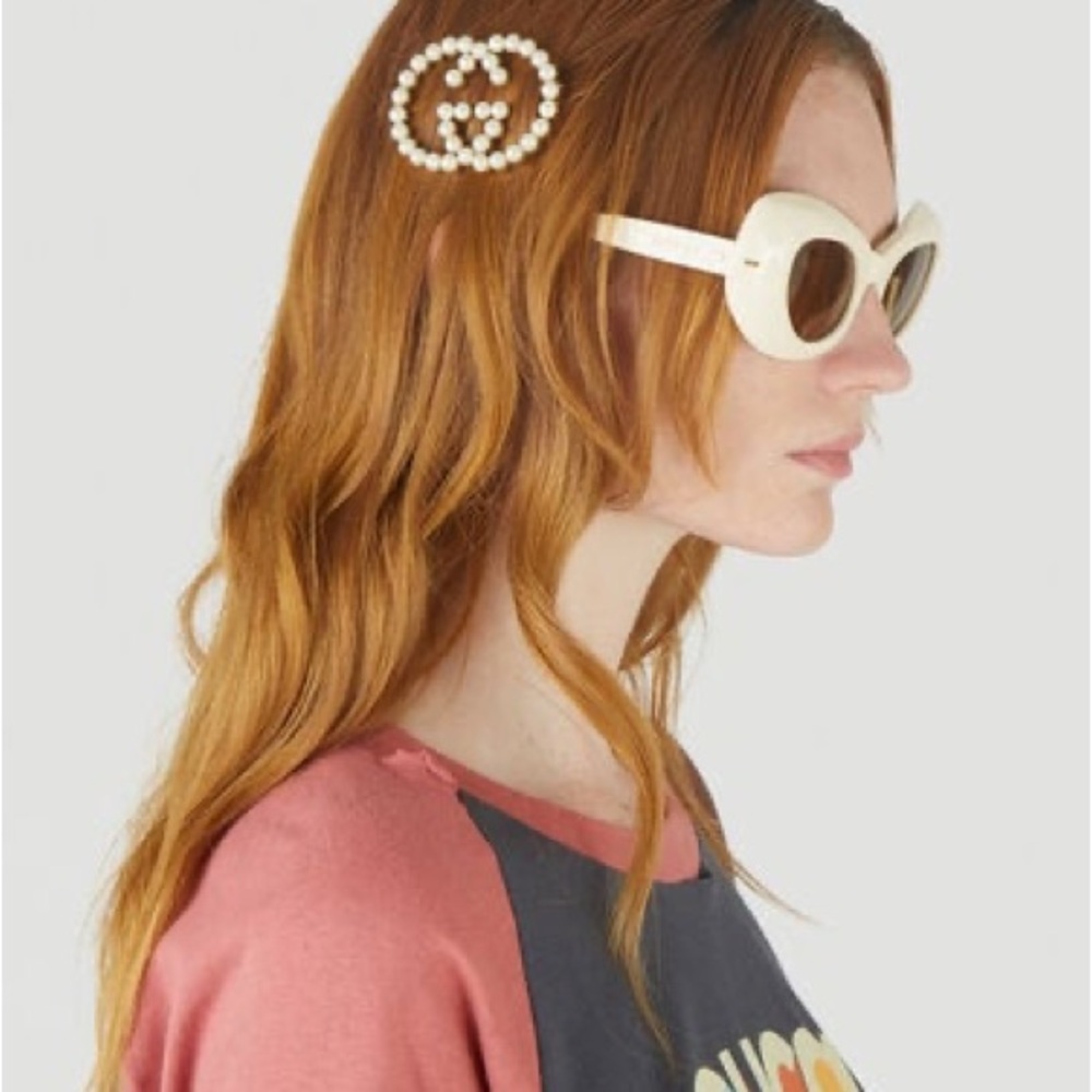 Gucci Gold and Pearl Logo Brooch - Picture 4 of 6